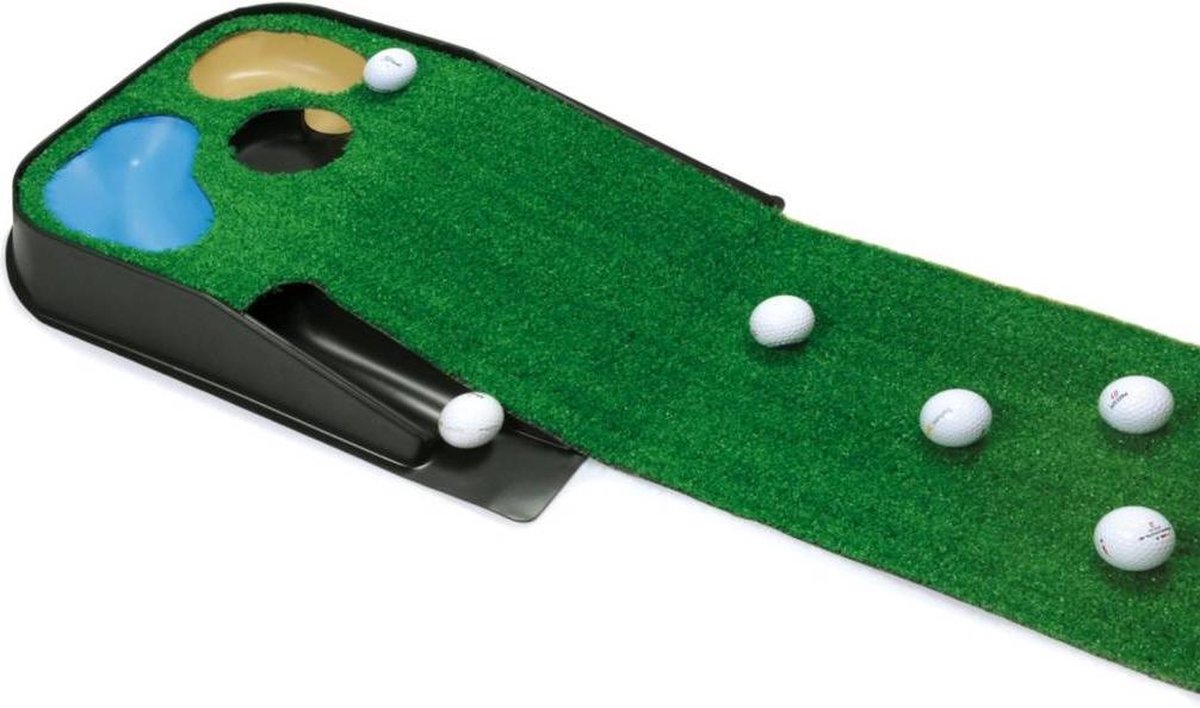 Golf Hazard Puttingmat Met 'Auto Putt Returner'