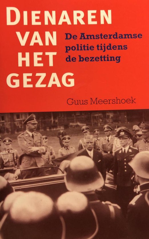 Foto: Dienaren van het gezag