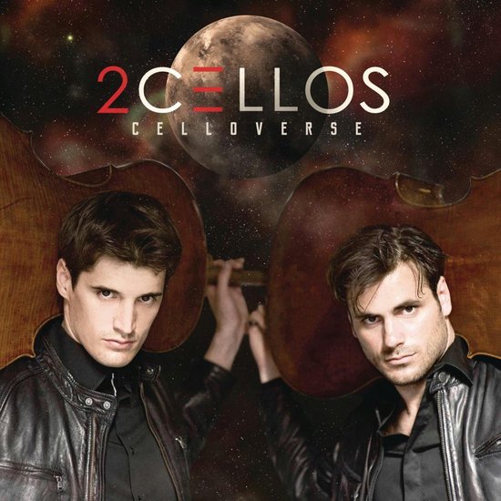 Twee mannen met gitaren, de tekst "2CELLOS CELLOVERSE" erboven.
