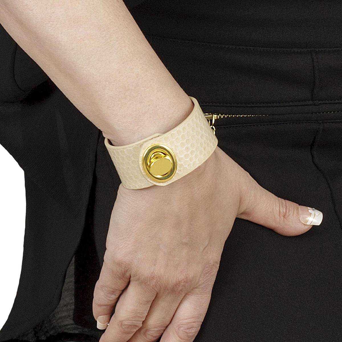 NEW SALE van 74,00 EUR afgeprijsd, BELUCIA dames armband LK-02 kalfsleer shiny beige, goudkleurig, maat 17 cm