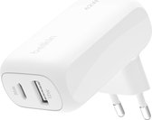 Witte Belkin wandlader met één 30W USB-C en één 12W USB-A poort.