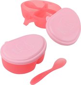 Roze Baby Rose lunchbox met twee vakken en twee lepels, een gesloten en een open.
