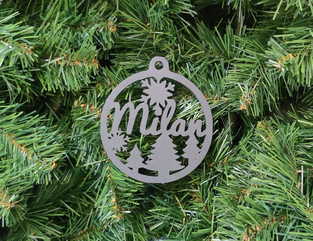 Gepersonaliseerde houten kerstbal met uw eigen naam - December - Cadeautip - Kerstboom - grijs