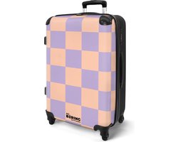 NoBoringSuitcases.com NoBoringSuitcases.com® - Koffer groot - Rolkoffer lichtgewicht - Paars met roze schaakbord print - Reiskoffer ruimbagage met 4 wielen - 20 kg bagage