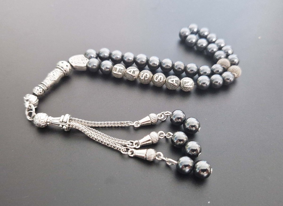 Handgemaakte naam tasbih 33 Kralen Natuursteen “Hematiet ” - met metaal tassel “klassiek"- Met je naam of de naam van uw geliefde- 8 mm diameter van de korrel