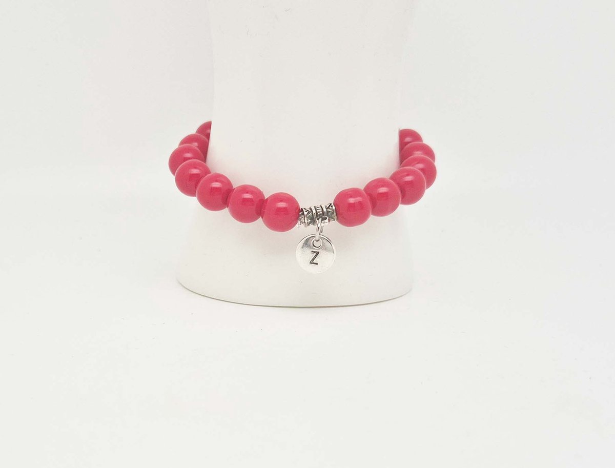 Handgemaakte natuursteen armband met hanger "Letters in cirkel" " Bloedkoraal" -8 mm diameter van de korrel- Diameter armband 20 cm - Kies je favoriete letters- Een mooi cadeau voor familie en vrienden