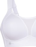 Close-up van witte Anita Active sportbeha met mesh details op de cups.