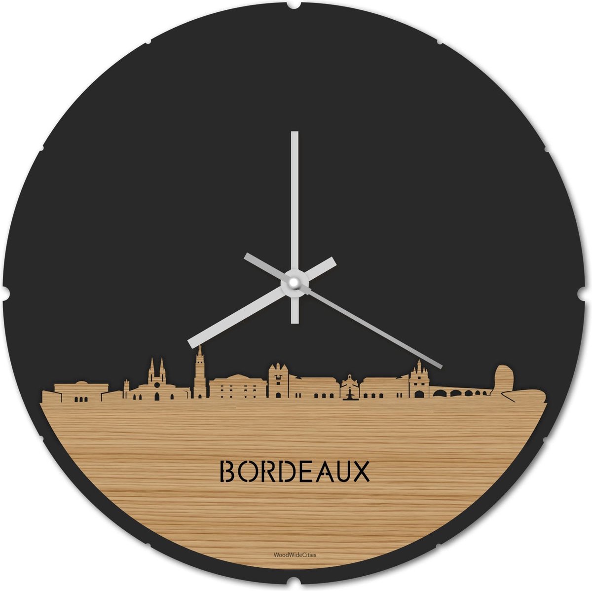 Skyline Klok Rond Bordeaux Bamboe hout - Ø 44 cm - Stil uurwerk - Wanddecoratie - Meer steden beschikbaar - Woonkamer idee - Woondecoratie - City Art - Steden kunst - Cadeau voor hem - Cadeau voor haar - Jubileum - Trouwerij - Housewarming -