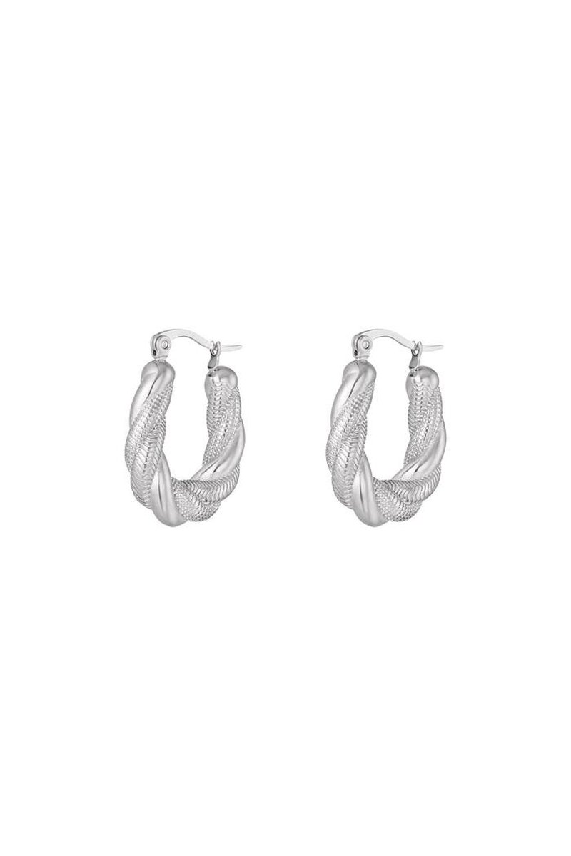 Luxe oorbellen met sierlijke twist - kleur zilver - luxery earrings - stainless steel - waterproof - nikkelfree - rvs - cadeau idee - kerst - kado mam