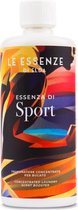 Fles met "LE ESSENZE DI ELDA ESSENZA DI Sport CONCENTRATED LAUNDRY SCENT BOOSTER" en kleurrijk abstract kunstwerk.