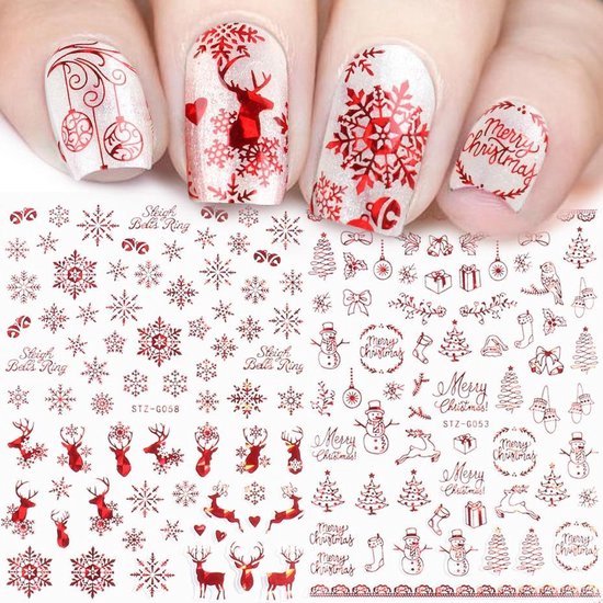 Kerstnagelstickers met rode afbeeldingen van rendieren, sneeuwvlokken, kerstballen en de tekst 'Merry Christmas'. Vijf nagels met glitter en kerstdesigns.