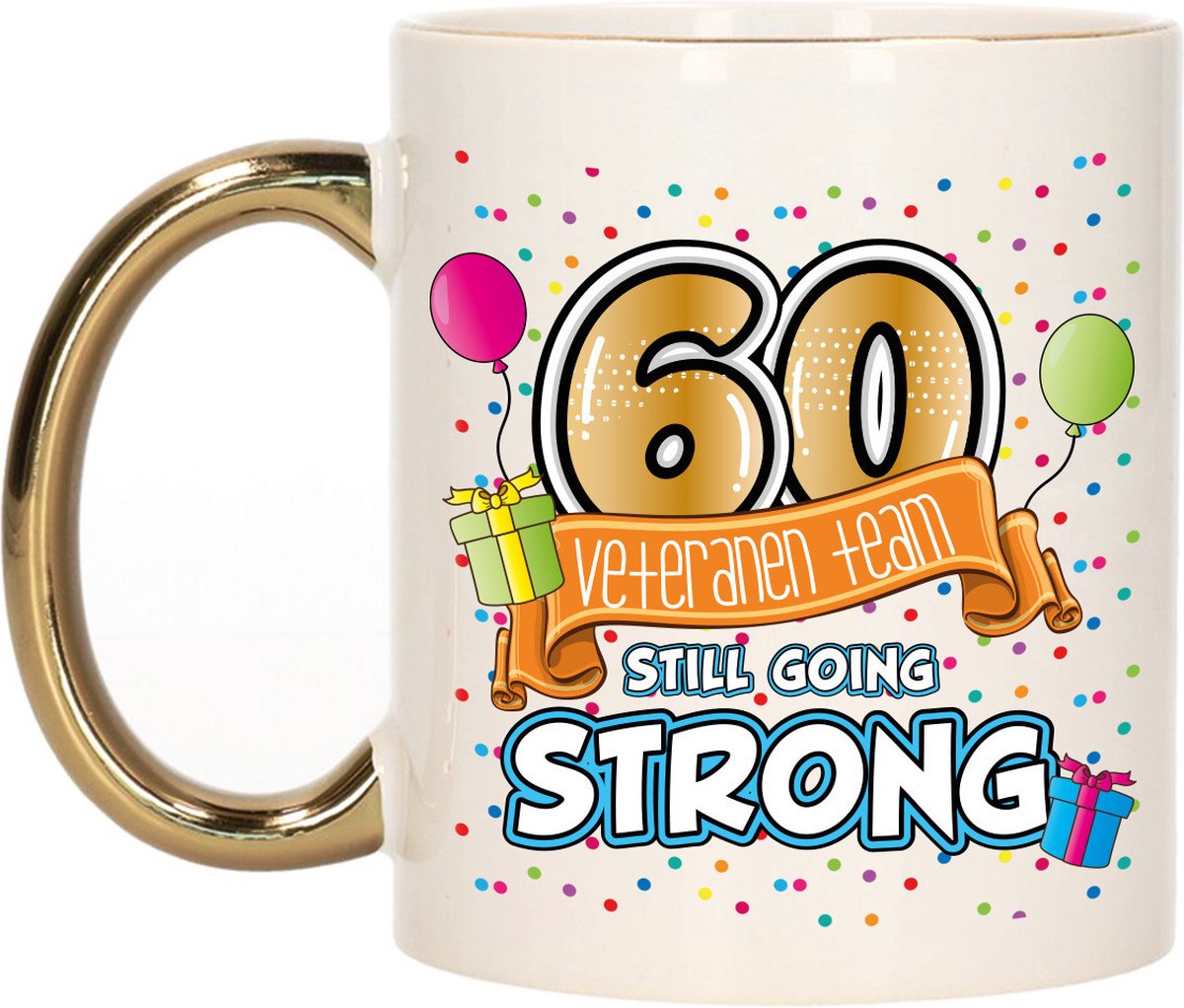 Bellatio Decorations Verjaardag cadeau mok 60 jaar - goud - veteranen team - 300 ml - keramiek