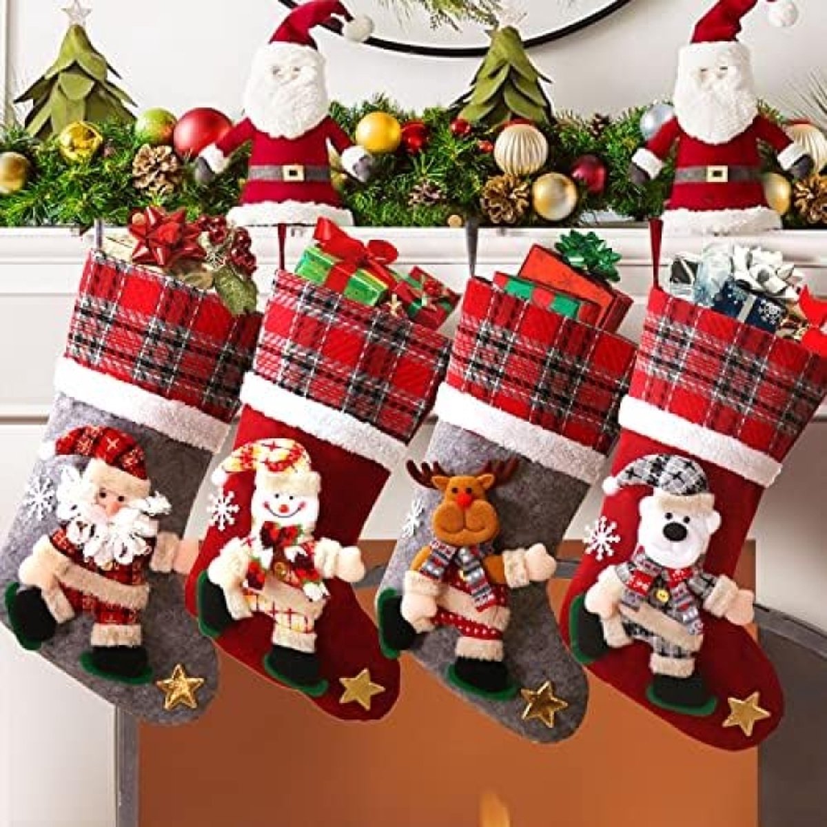 Kerstkousen bij de open haard Aquarelpatroon · Creative Fabrica