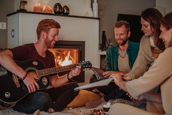 #haardvuurheld Gitaarboek – 20 Populaire Liedjes + Instructievideo’s & Extra Haardvuur Tips - Gitaarspelen voor beginners