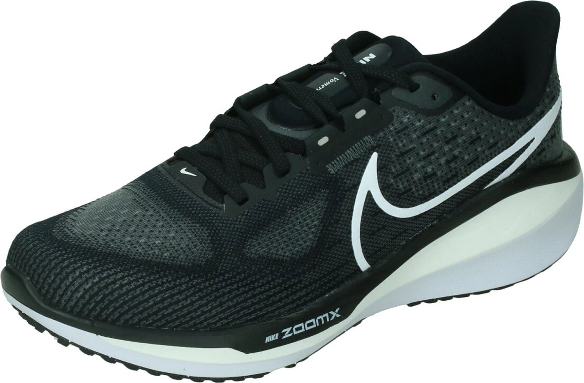 Nike vomero 17 in de kleur . Zwart