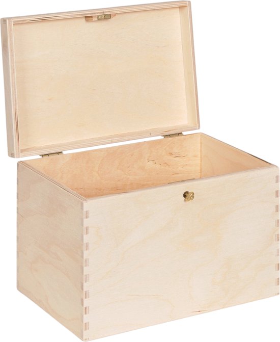 Sarah B HD86002 Wooden Box with Lock and Key