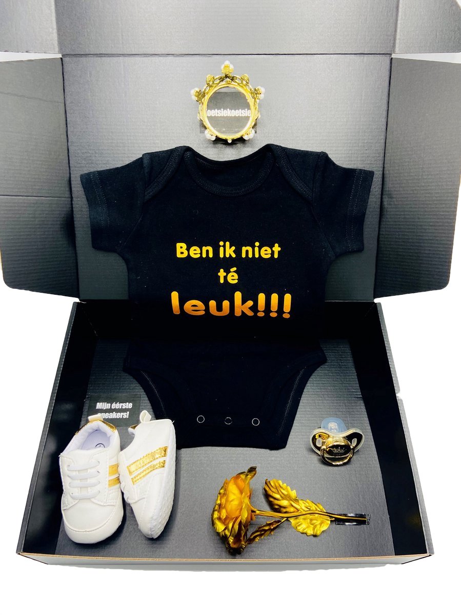 Goedkoopste Kraamcadeau Ben ik niet té leuk - kraamkado unisex - babyshower - kan ook rechtstreeks worden opgestuurd als cadeau - kraampakket - romper - babysneakers