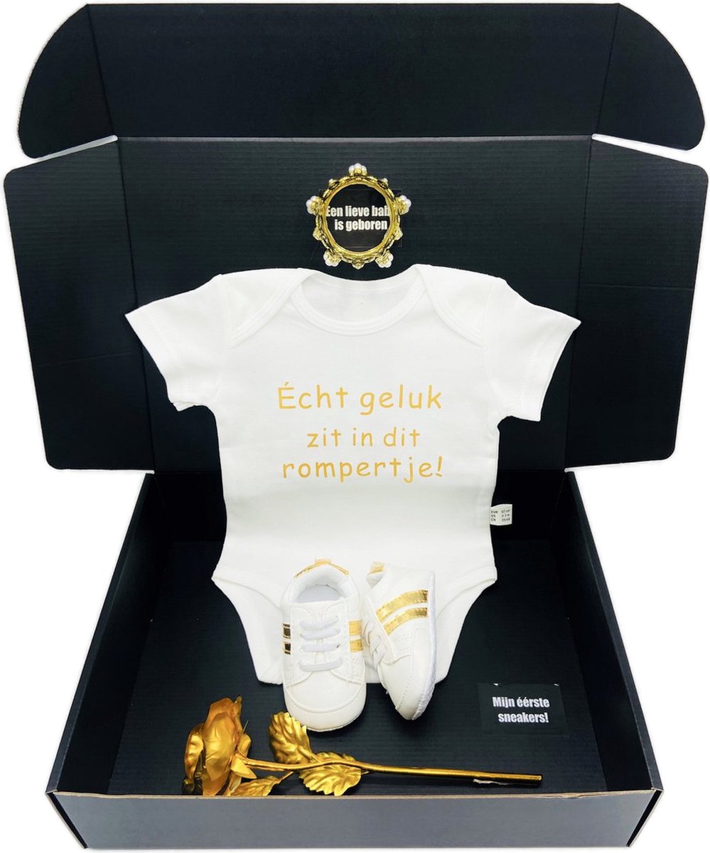Goedkoopste Kraamcadeau goud- kraamkado - met romper en babysneakers kraampakket - Rechtstreeks versturen als cadeau mogelijk
