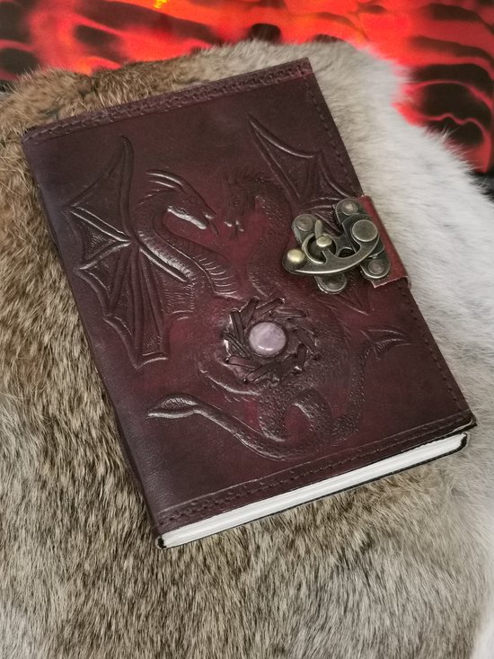 Leren Dagboek met Draken en Vintage Slot - Notitieboek - Schrijfboek - Journal - Schetsboek - Notebook - Dubbele Draak - Handgemaakt - (lxbxd) ca. 18cm x 13cm x 4cm