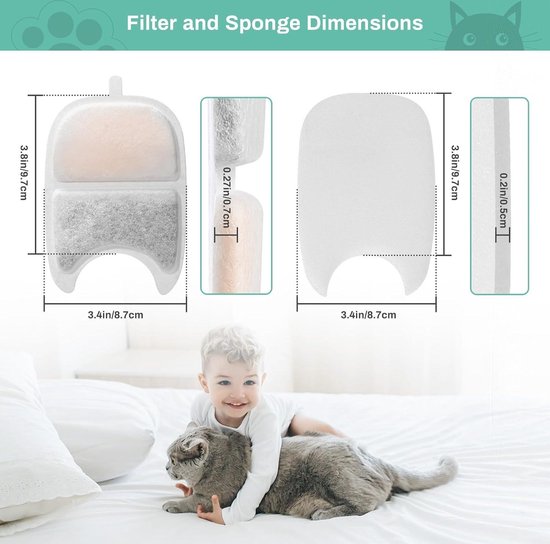 Afmetingen van de filters en sponzen voor de kattenfontein; kind met kat op de achtergrond.