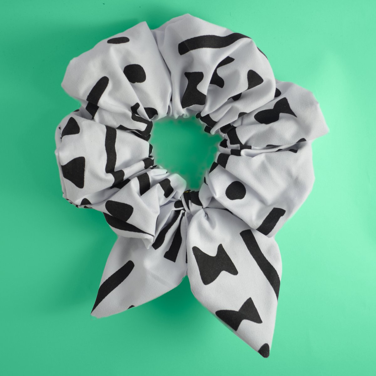 XXL Scrunchie met Bunny Ears - Tribal Signs