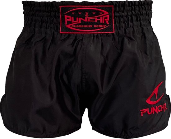 Zwarte muay thai broek met rode 'Punchr' logo en badge op de tailleband.