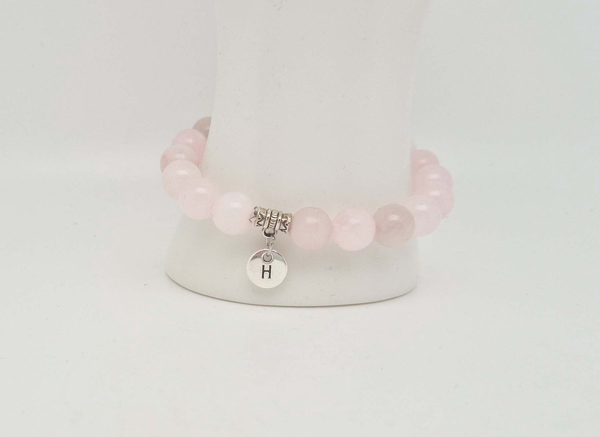 Handgemaakte natuursteen armband met hanger "Letters in cirkel" " Roze kwartz" -8 mm diameter van de korrel- Diameter armband 20 cm - Kies je favoriete letters- Een mooi cadeau voor familie en vrienden