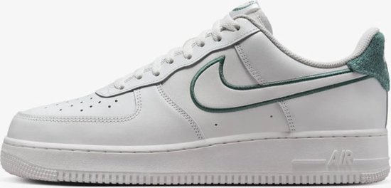 Nike - Air Force 1 '07 LV8 - Sneakers - Mannen - Wit/Groen - Maat 42.5