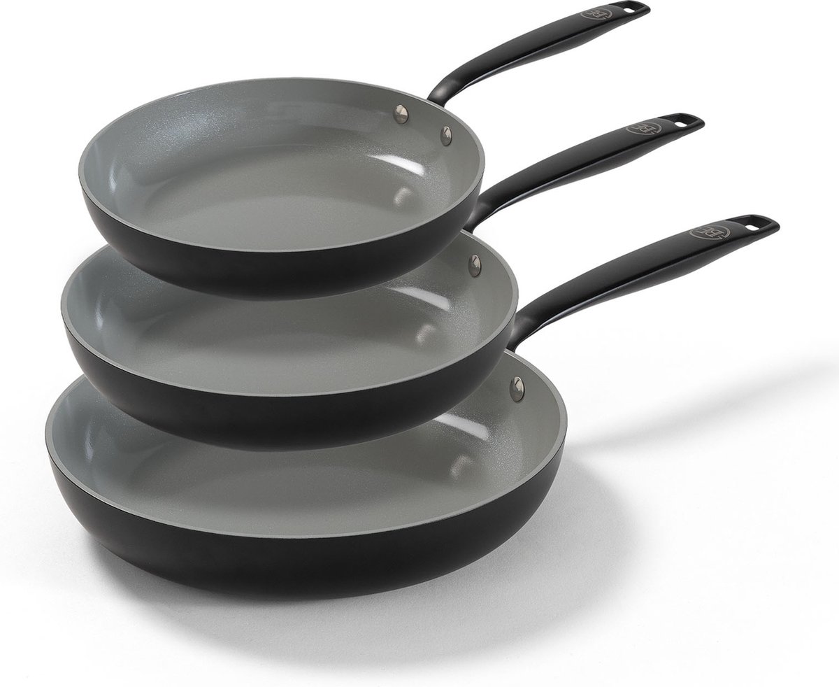 BE Living 3-delige Koekenpannenset - Ø 20, 24 & 28 cm - Bakpan - Keramisch - PFAS Vrij Anti Aanbak - Inductie Pannen - Zwart - Essential Series