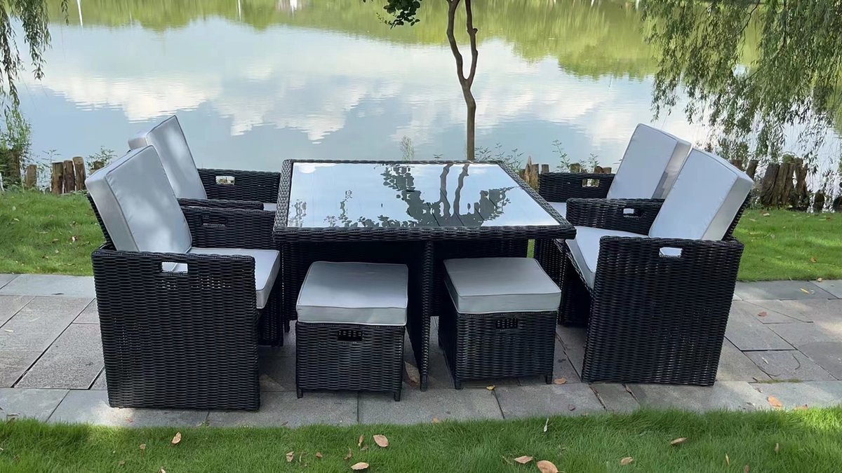 Parlux Nevada 9-delig dinerset, zwart wicker met lichtgrijze kussens