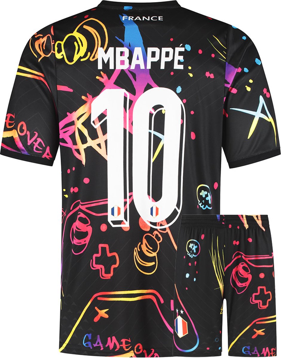 Mbappe Frankrijk Voetbaltenue - Gaming Tenue - Voetbal Tenue Kinderen - Shirt en Broekje - Jongens en Meisjes - Volwassenen - Heren en Dames - Maat 116