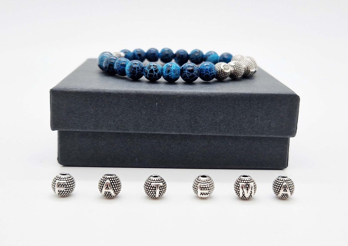 Handgemaakte Natuurstenen armband met metaal naam "Blauwe harmonie" - Met je naam of de naam van uw geliefde- 8 mm diameter van de korrel- Diameter armband 20 cm - Een mooi cadeau voor familie en vrienden