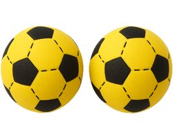 2x Foam softbal voetbal geel 20 cm - Zachte schuimrubberen speelgoed voetballen