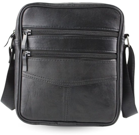 Zwarte leren crossbody tas voor heren met drie voorvakken met rits.