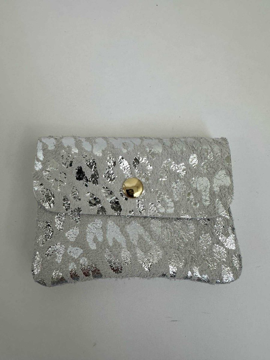 Portemonnee Klein Panter Kath Zilver | Mat & Metallic - 10,5 cm x 8 cm - Wallet - Geld - Betalen - Accessoires - Accessoire - Mode - Fashion Echt leer - Leather - Silver - Dames - Vrouwen - Cadeau - Kado - Luxe - Mini - Small - Dame Trendy - Leopard