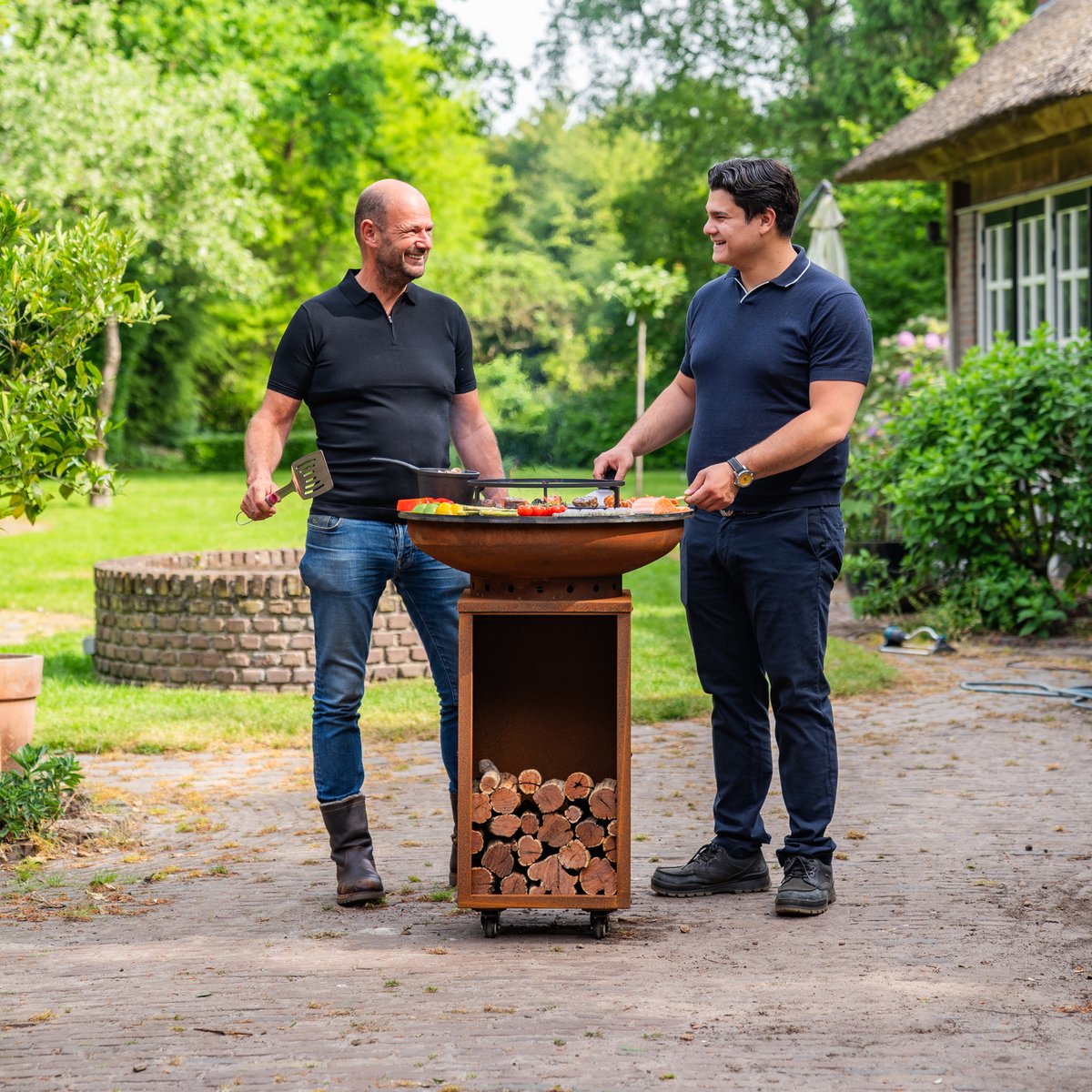 RJRoyal Living Plancha BBQ Camarada volledig Cortenstaal met