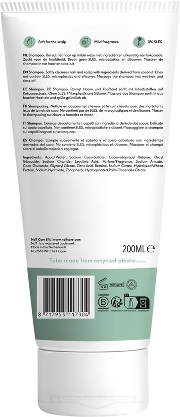 Achterkant van de Naïf Nourishing Shampoo tube. Met instructies en ingrediëntenlijst. Gemaakt van gerecycled plastic.