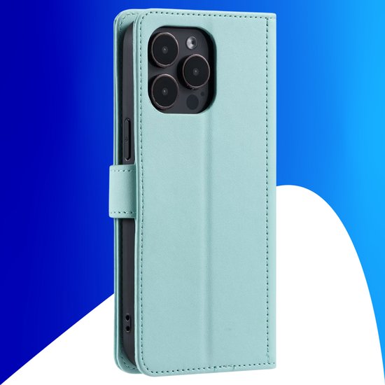 Turquoise telefoonhoesje van kunstleer, opengeklapt, met vakken voor pasjes.