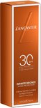 Koperkleurige doos met Lancaster Infinite Bronze getinte bescherming SPF30.