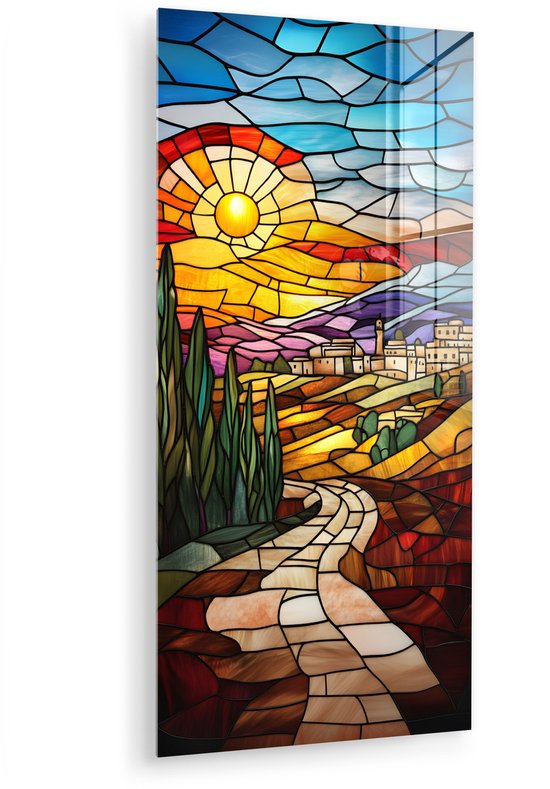 Glas-in-lood schilderij van een landschap met zon, dorp en bomen, op een witte achtergrond.