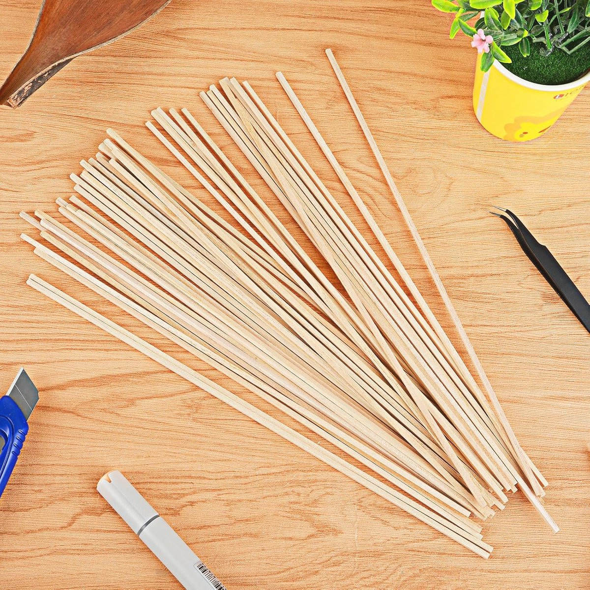 Vierkante houten stokjes om te knutselen, 10 stuks, 1,6 x 1,6 cm - 30 cm lang, vierkant, natuurlijke onbehandelde houten stok, kanthout, houten stang voor houtknutselwerk, kunst en