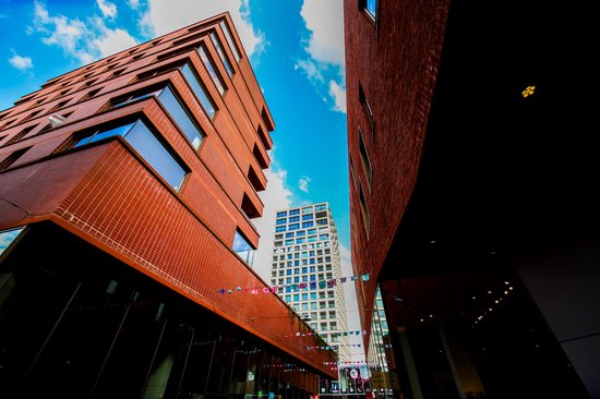 Fotozoektocht Turnhout Gift Box | Stadsverkenning | 9 km wandelen | Fysiek spel | Zoektocht | Interactief verkennen | Zoekspel | Activiteit België | Zoeken | Kempen | Turnova | Turnovatoren | Nederlandstalig