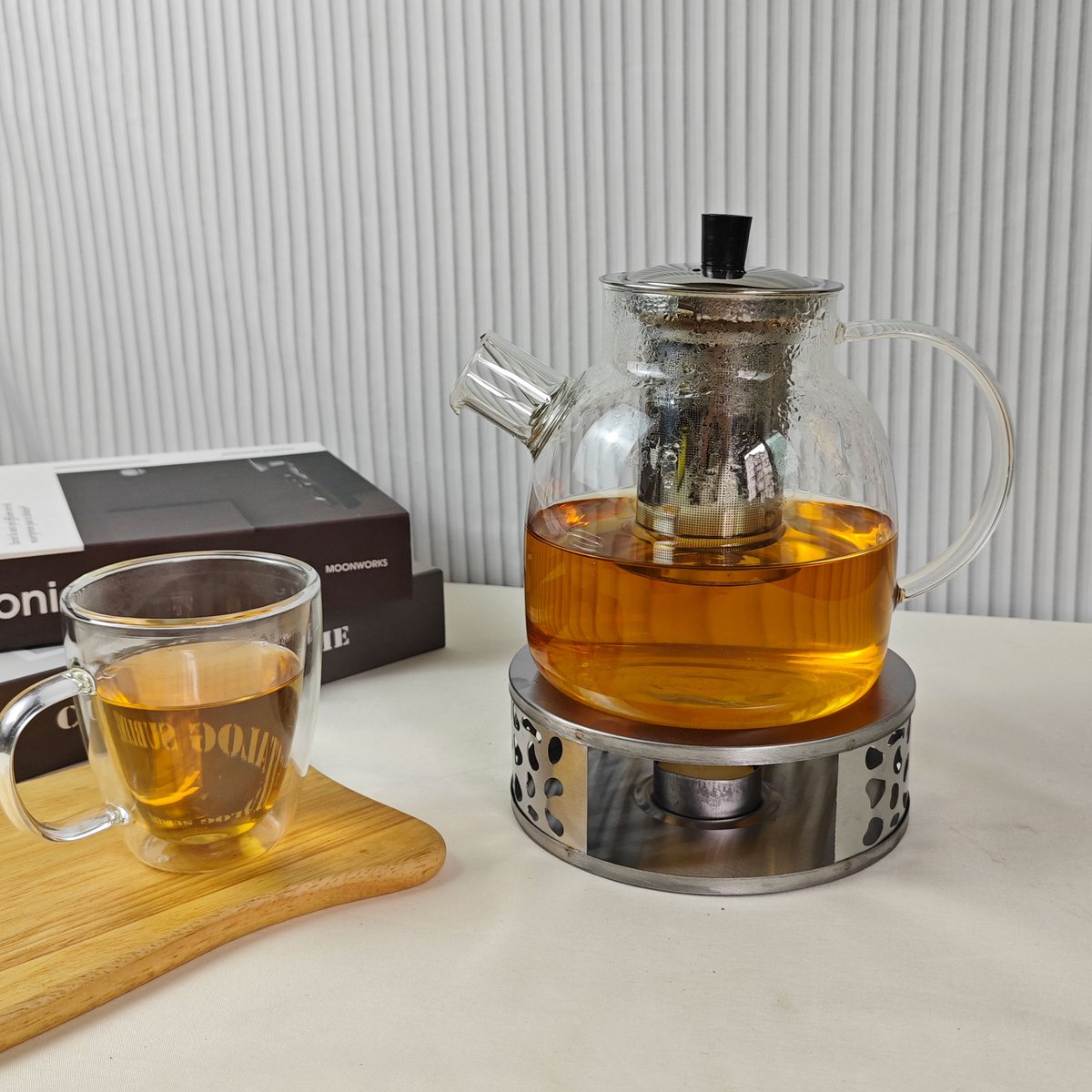 LotaHome - Glazen Theepot met Filter en Theelicht Warmhouder Set - Theepot met Verwarmingselement - Borosilicaat Glas - RVS Zeef - Glazen Theepot voor Losse Thee of Theebloemen - Theepot met Filter en Warmhouder - Met Schoonmaakspons - 1.5 liter — cadeau in Koken & Dineren - foto 3