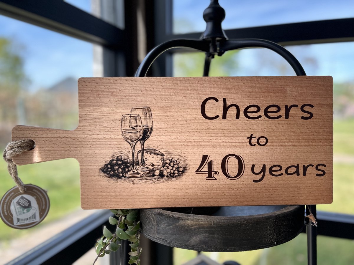 Creaties van Hier - Serveerplank - 40 jaar - Hout - 49 cm