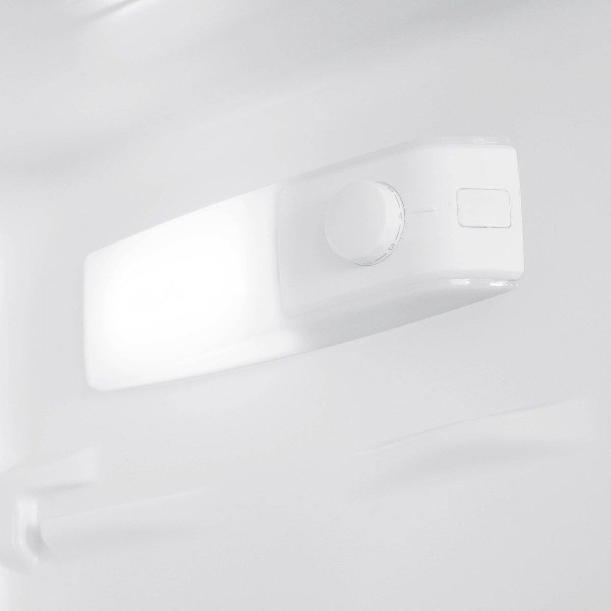 Inventum KK1430W kastmodel koelkast energiezuinig - 242 liter - 143 cm hoog - Zonder vriesvak - Led-verlichting - Energielabel D - 5 plateaus - Vrijstaand - Wit — afbeelding 6