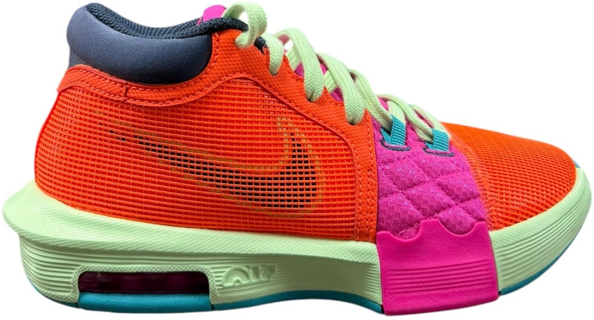 Nike Lebron witness VIII Sportschoenen Mannen Oranje