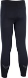 Achterkant van een zwarte sportbroek voor heren met reflecterende details op de kuiten.