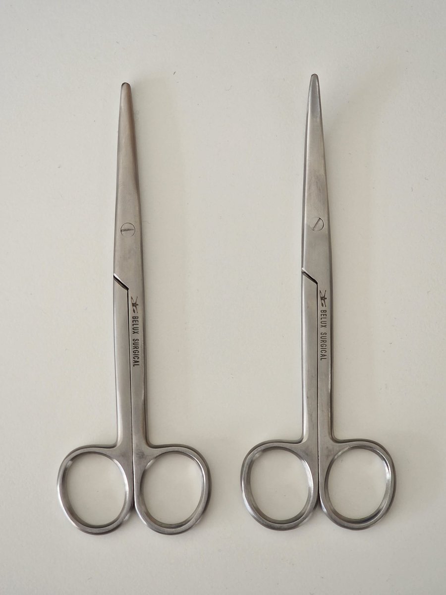 Goedkoopste Belux Surgical Instruments / set van 2 Tandheelkundig Metzenbaum prepareerschaar RVS recht & cvd 15 cm