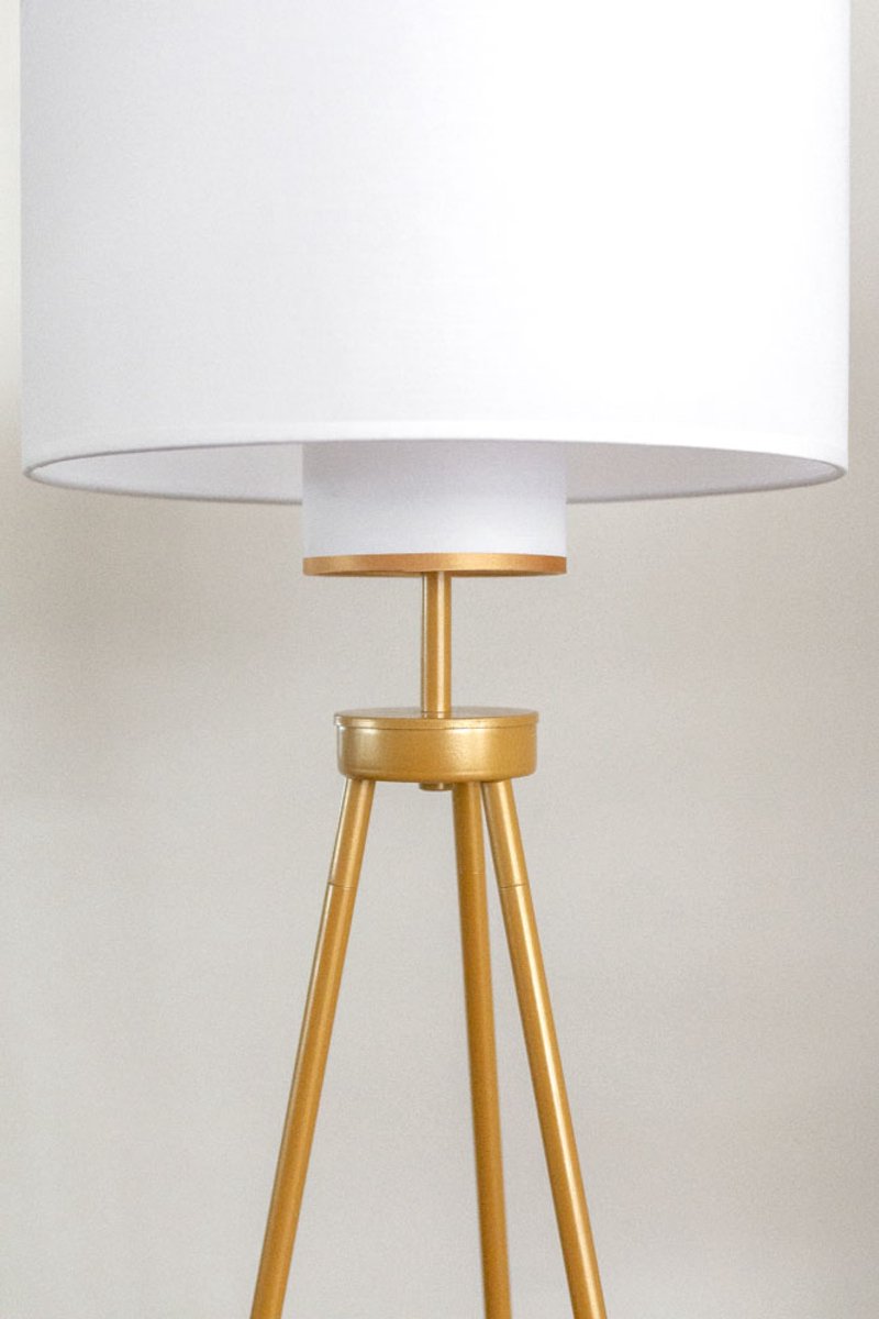 Staande lamp Decoratieve studio driepoot commerciële staande lamp met stoffen kap.