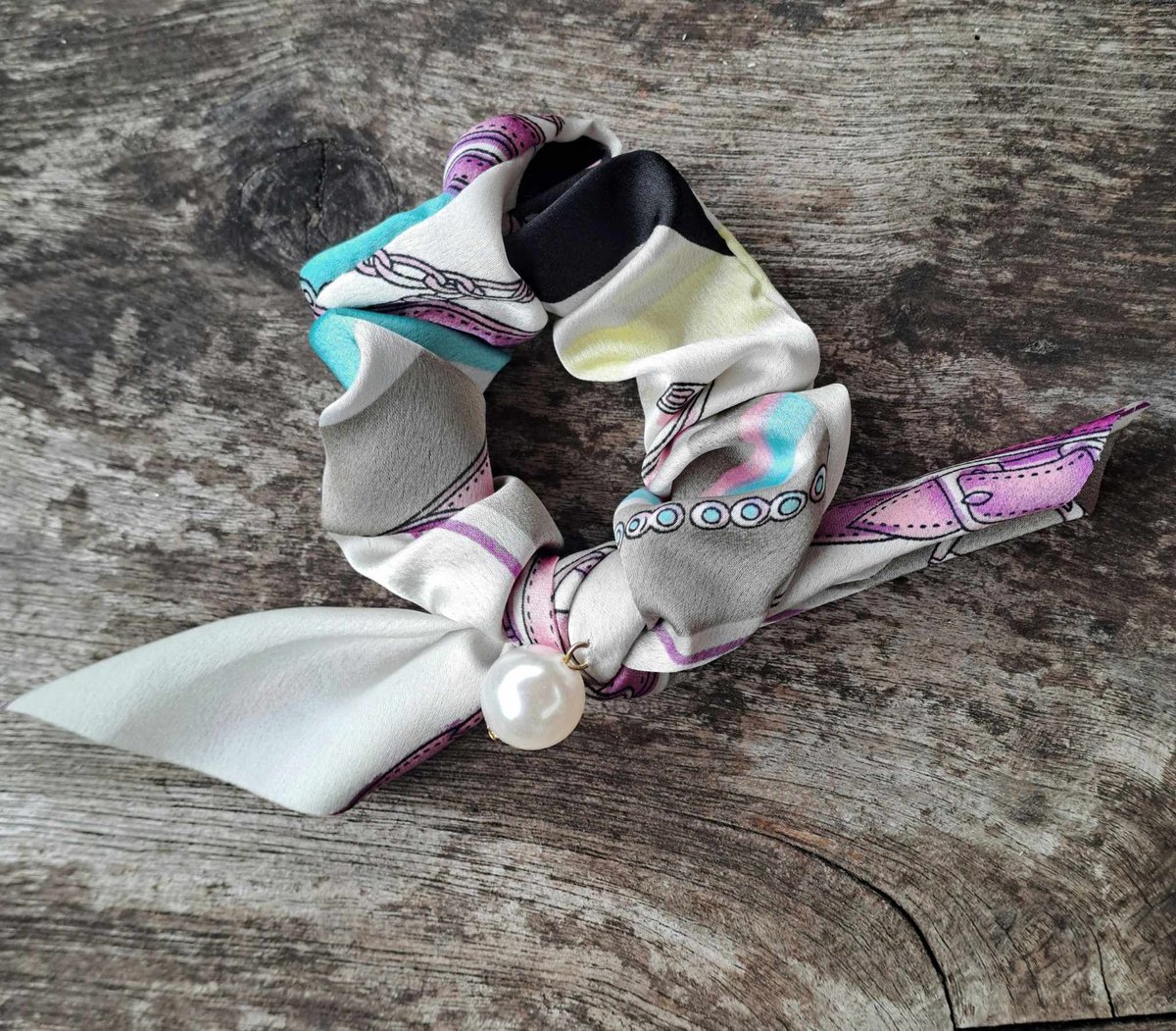 Scrunchie linten chique met parel - Scrunchie - Haaraccessoires
